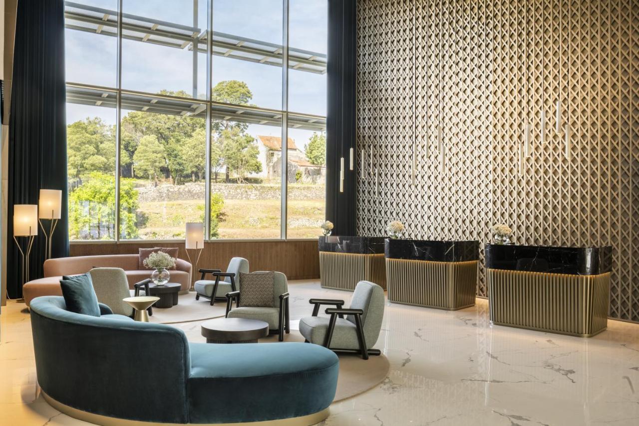 Renaissance Porto Lapa Hotel Bagian luar foto The lobby of the hotel