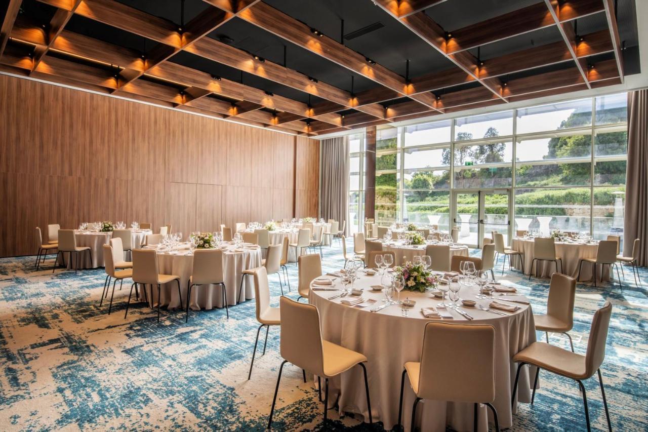 Renaissance Porto Lapa Hotel Bagian luar foto The Riverbank