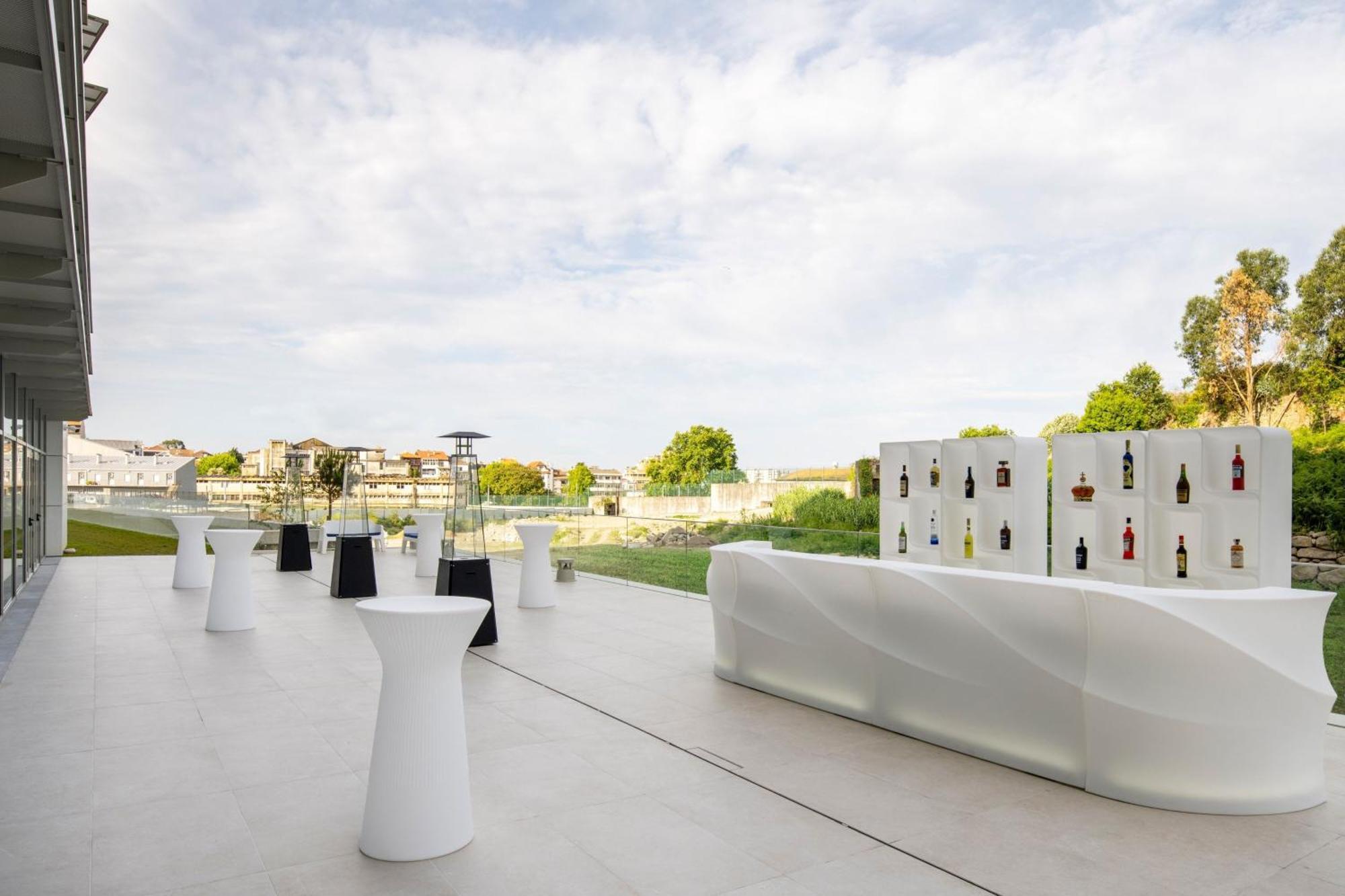 Renaissance Porto Lapa Hotel Bagian luar foto The terrace