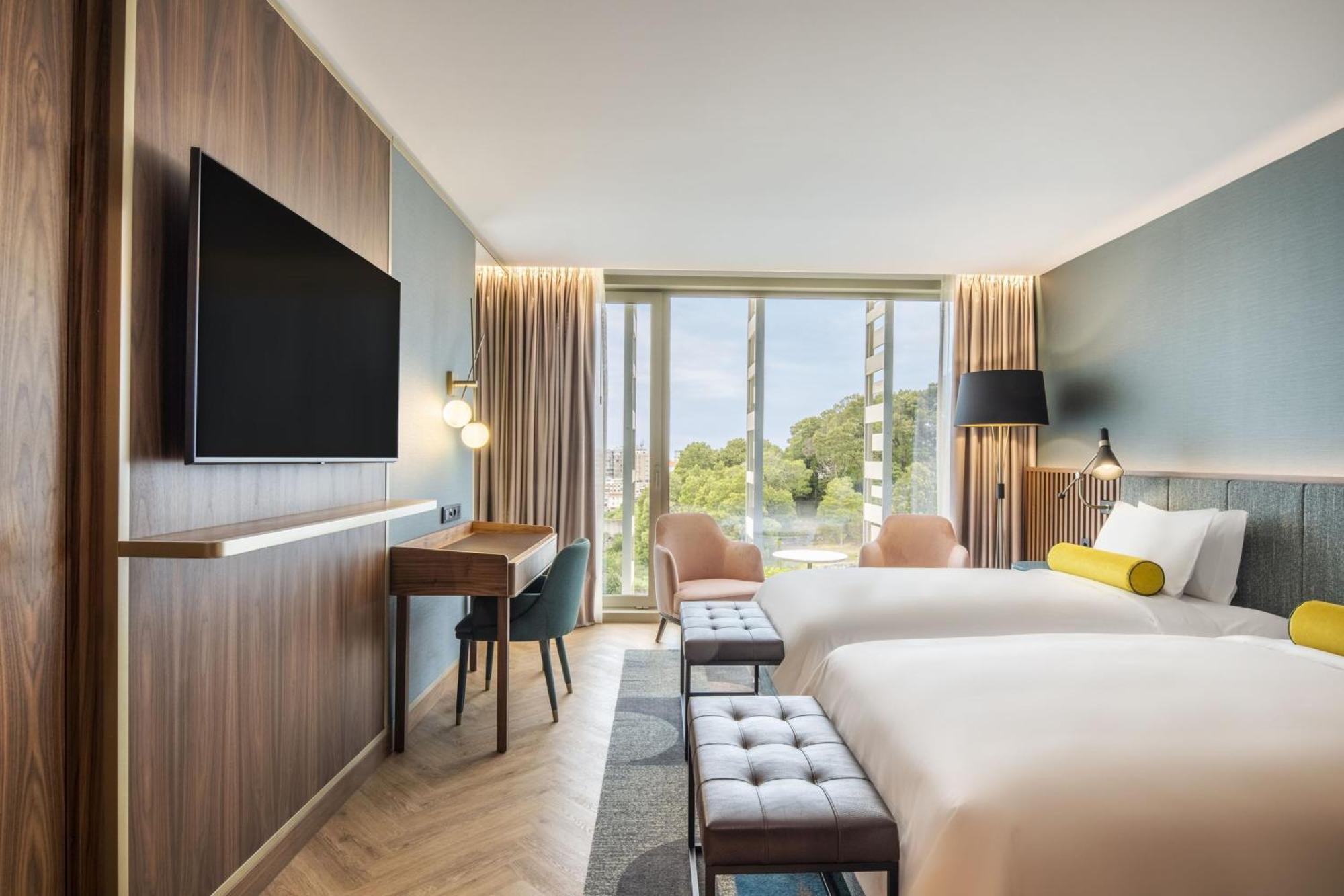 Renaissance Porto Lapa Hotel Bagian luar foto A guest room at the hotel