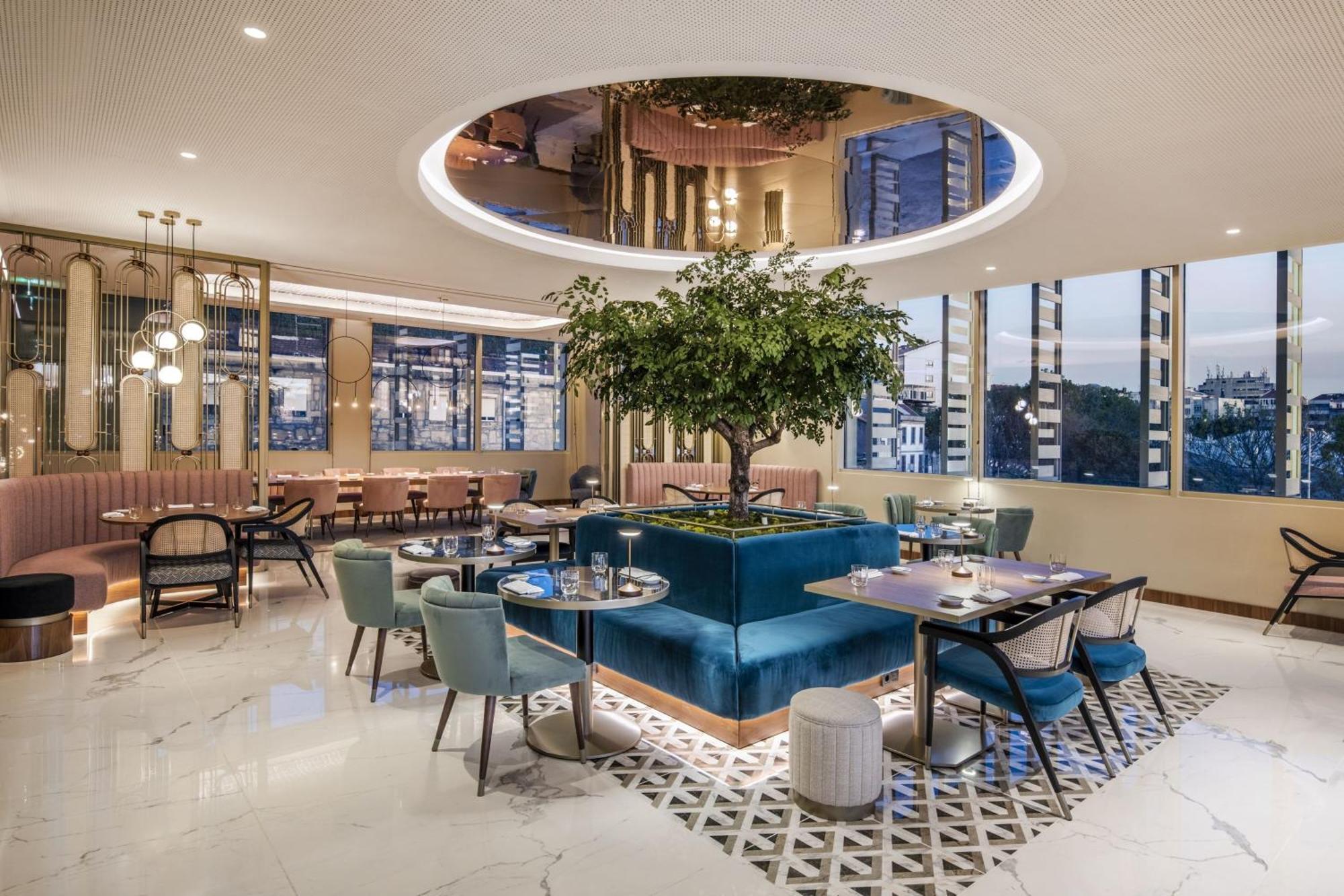 Renaissance Porto Lapa Hotel Bagian luar foto The restaurant